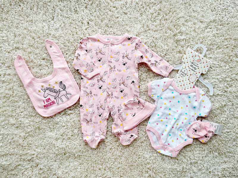 Newborn Baby 5-Piece Clothing Set Bodysuit, Beanie& Mittens - Unicorn Pink (2)