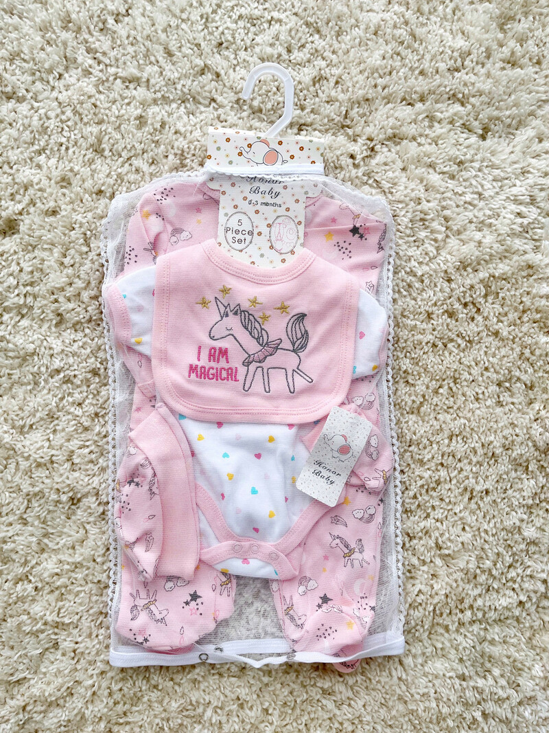 Newborn Baby 5-Piece Clothing Set Bodysuit, Beanie& Mittens - Unicorn Pink (5)