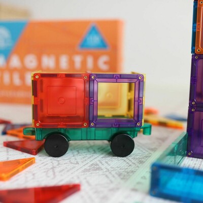 close_up_car_set_-_web.jpeg
